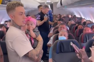 Mc Daniel se encanta (de novo) com criança em avião e revela sonho; confira