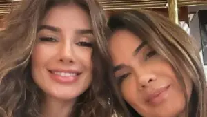Impressionante! Paula Fernandes festeja aniversário da mãe e surpreende pela semelhança e jovialidade