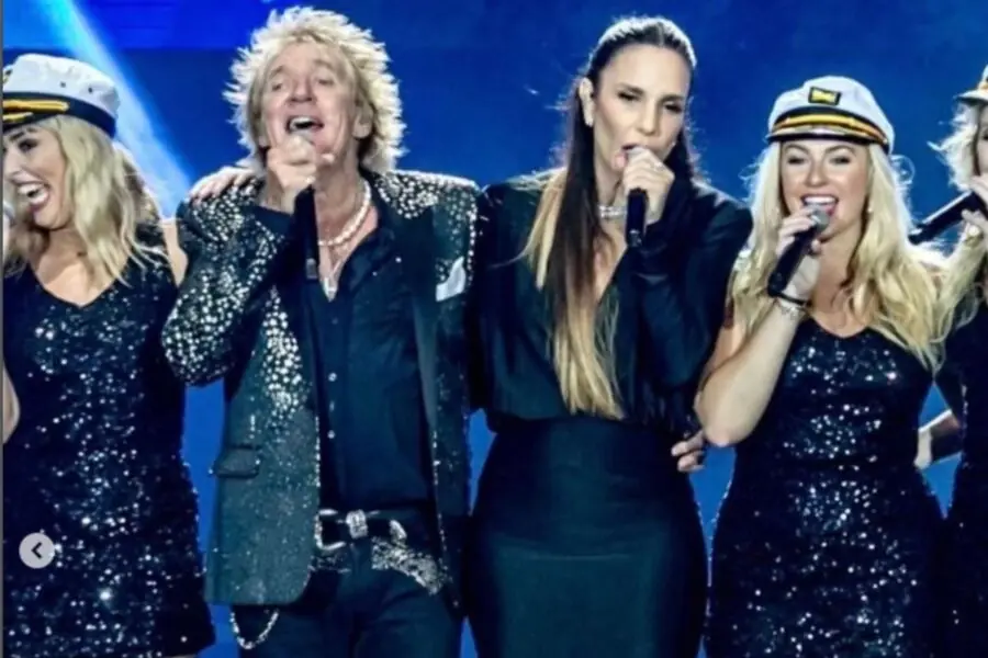 Rod Stewart celebra Ivete Sangalo e apoio do público após encontro de lendas; confira