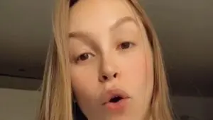 Carla Diaz e Felipe Becari disparam contra ‘fake news’, mas não comentam rompimento