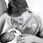 Neymar encanta web em foto com os dois filhos; Davi Luca e Mavie juntinhos, confira