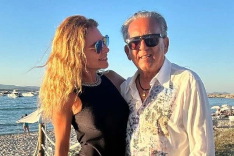 Galvão Bueno e Desirée Soares comemoram 23 anos juntos e web reage