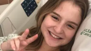 Sophia Valverde comove web com relato sobre nódulo; Outubro Rosa em pauta