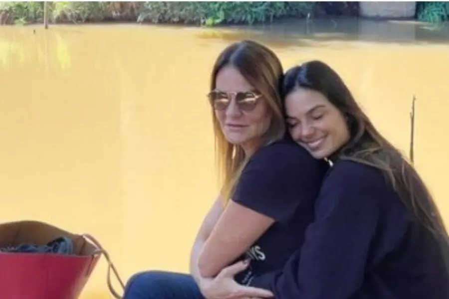 Isis Valverde faz juras de amor à mãe; veja reação da web