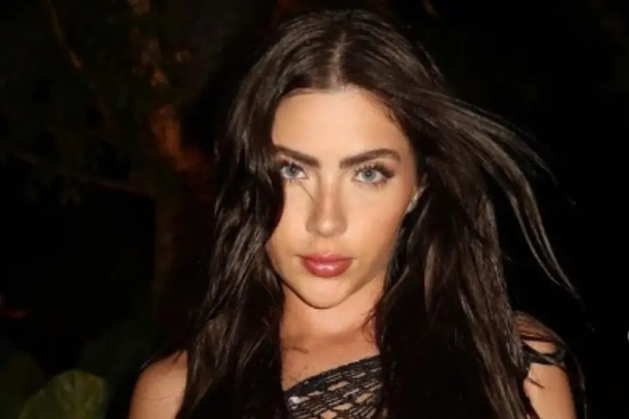 Jade Picon arrasadora! Veja imagens em Fernando de Noronha e se surpreenda