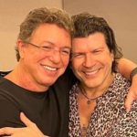 Paulo Ricardo presta homenagem a Boninho; confira