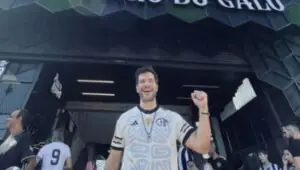 Território do Galo: ator Daniel Oliveira surpreende e lança bar do Atlético-MG; confira