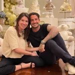 Rebeca Abravanel faz juras de amor a Alexandre Pato; veja como ele reagiu