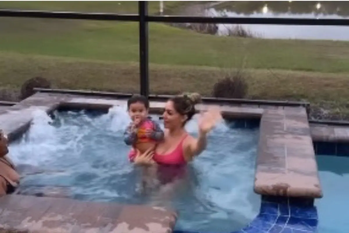 Hulk rindo à toa em Orlando; é só o começo das férias do craque do Galo Hulk rindo à toa em Orlando; é só o começo das férias do craque do Galo