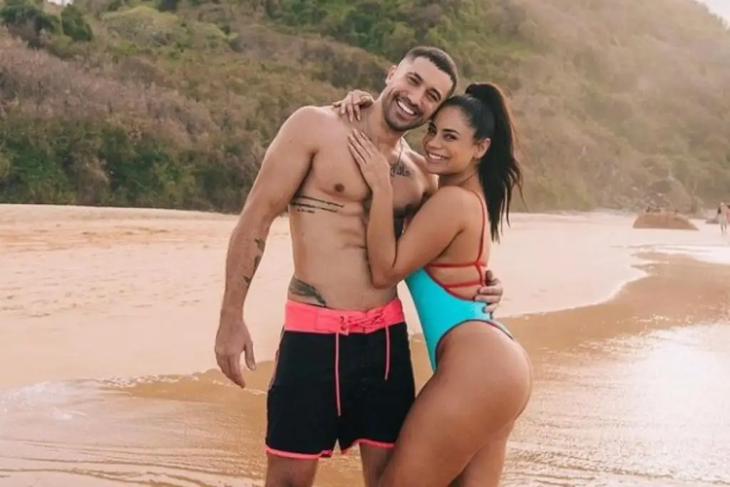 Lexa e Ricardo Vianna: só alegria em Noronha; veja o motivo. Foto: Instagram