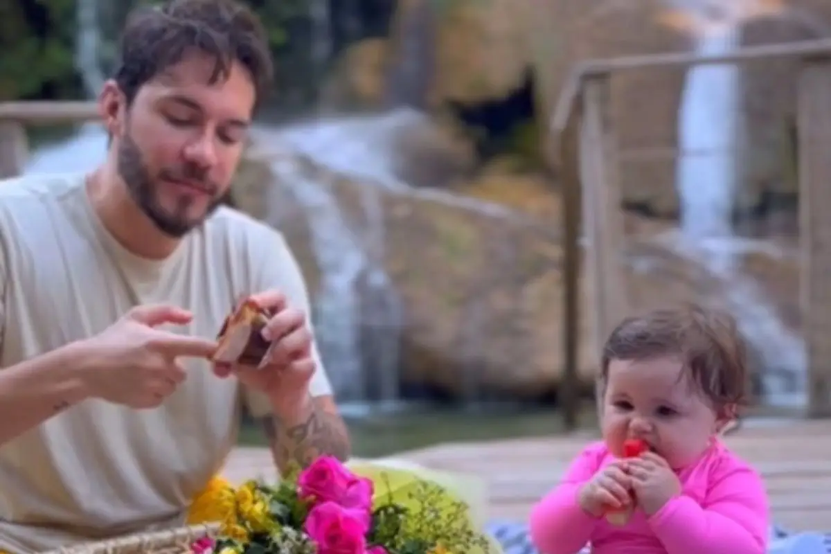 Viih Tube leva Lua para 1º banho de cachoeira e viraliza Viih Tube leva Lua para 1º banho de cachoeira e viraliza