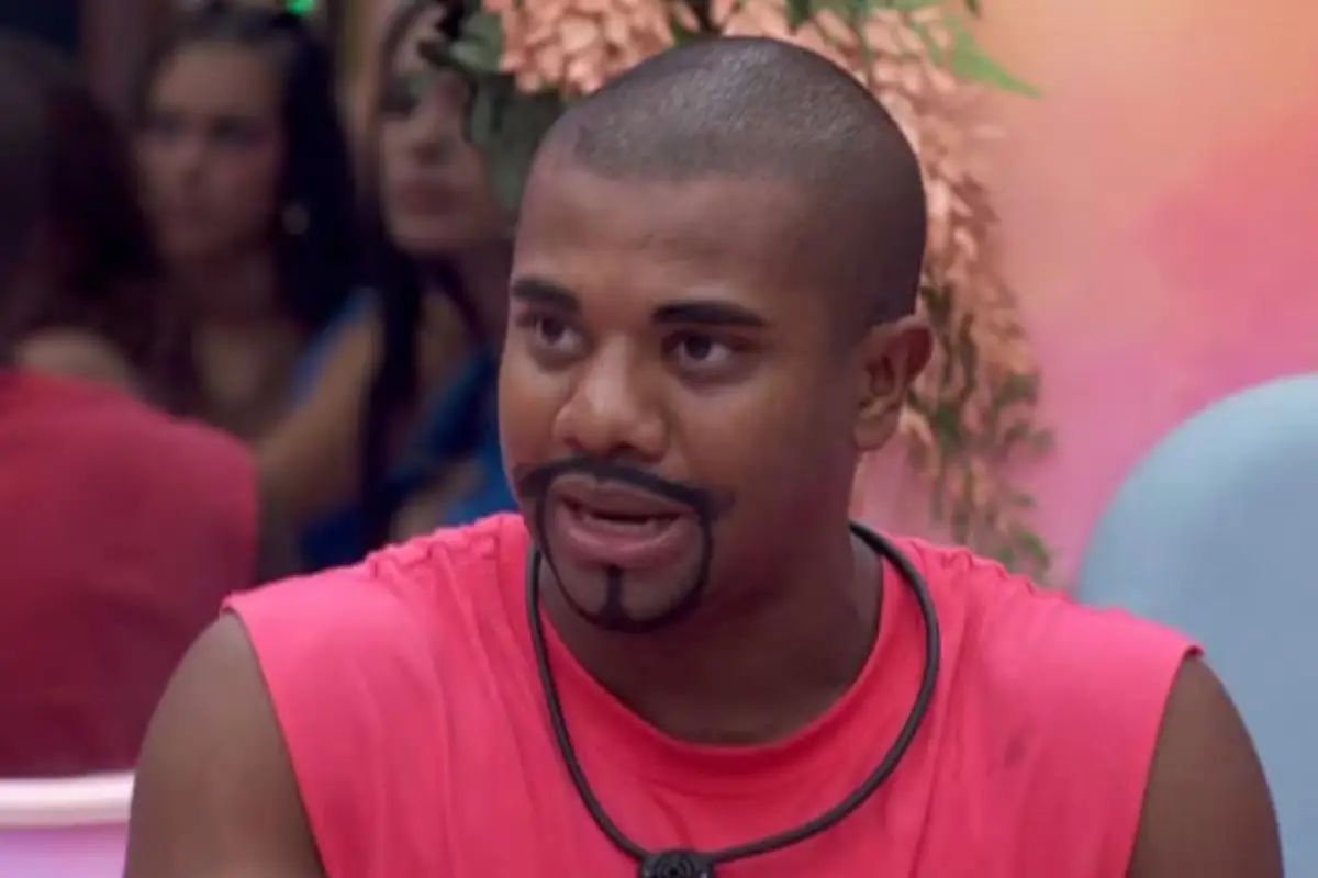 Calabreso: Lucas e Davi esquentam clima no BBB 24 após discussão. Foto: Reprodução Globo Calabreso: Lucas e Davi esquentam clima no BBB 24 após discussão. Foto: Reprodução Globo