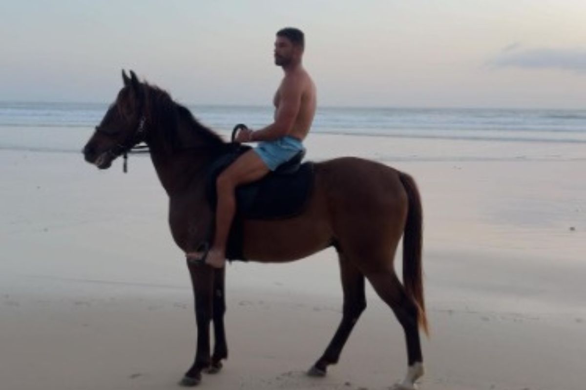 Cauã Reymond surpreende fãs em cenário paradisíaco. Foto: Instagram