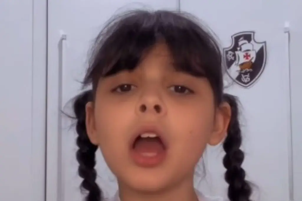 Torcedora do Vasco imita Amostradinho e tira onda com Furacão. Imagem: Instagram