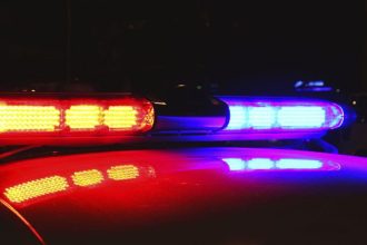 Idoso invade casa de 2 duas mulheres, ameaça com barra de ferro e é agredido na rua. Imagem: Divulgação