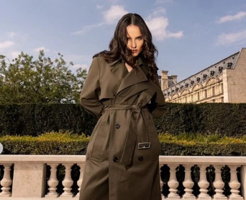Que luxo! Larissa Manoela cheia de elegância em Paris; veja imagens. Foto: Instagram
