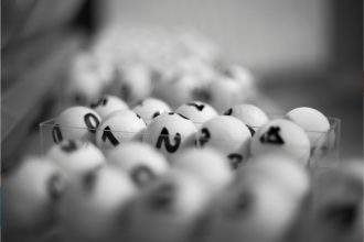 Resultado da Lotomania 2730: prêmio acumula e vai a R$ 1,2 mi. Imagem: Canva Pro.