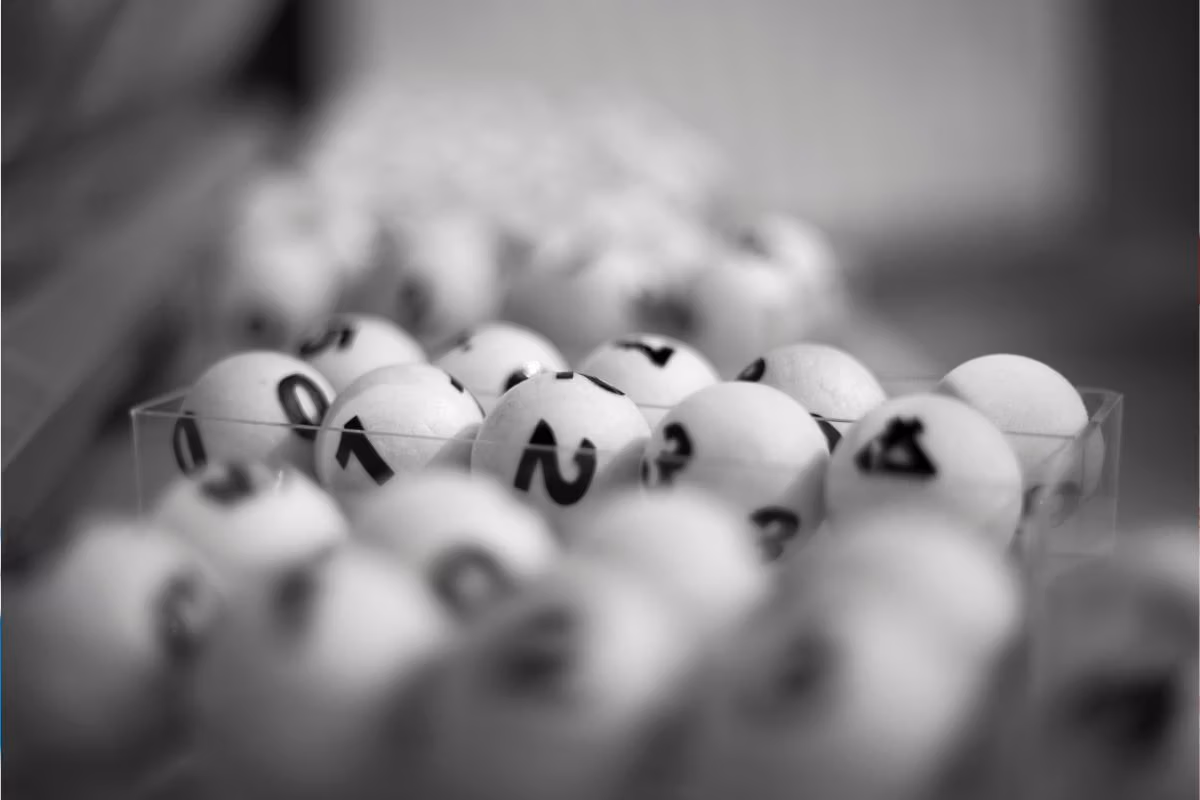 Resultado do Dia de Sorte 1020: 2 apostas faturam R$ 354 mil. Imagem: Canva Pro.