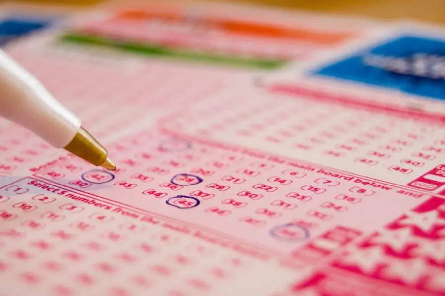 Lotomania 2903 acumulada: saiba como ficar milionário até se errar números 1 Lotomania 2903 acumulada: saiba como ficar milionário até se errar números. Imagem: Canva Pro