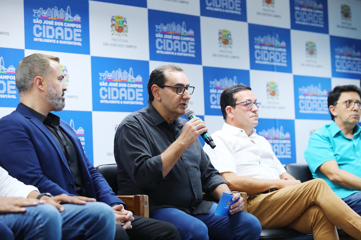 Transporte em São José terá novos ônibus a partir de setembro. Imagem: Claudio Vieira/PMSJC