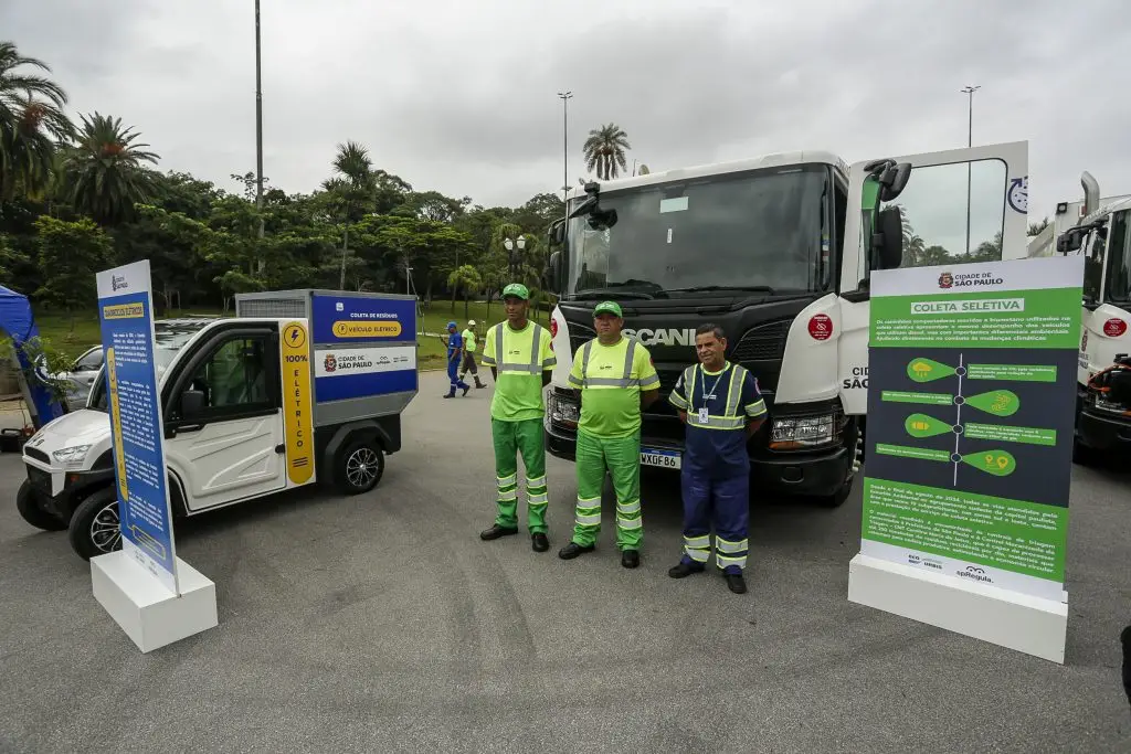 São Paulo ganha 22 caminhões de coleta de lixo; prefeitura aposta na sustentabilidade. Imagem: Marcelo Pereira SECOM
