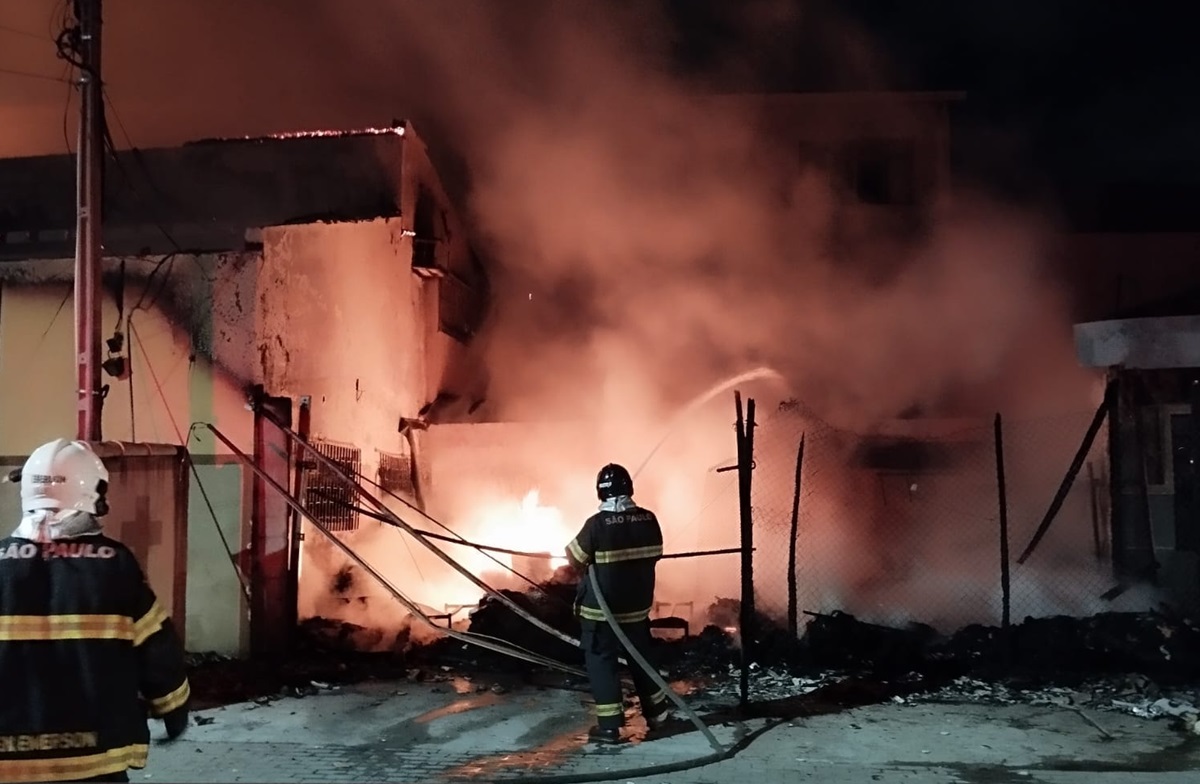 Entidade atingida por incêndios recebe doações. Imagem: Divulgação Corpo de Bombeiros