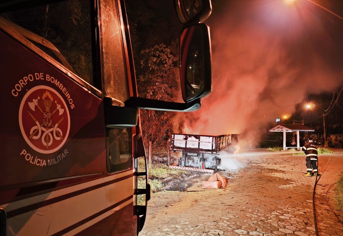 Tragédia em São José: 4 mort0s após incêndio em asilo. Imagem: Divulgação Corpo de Bombeiros