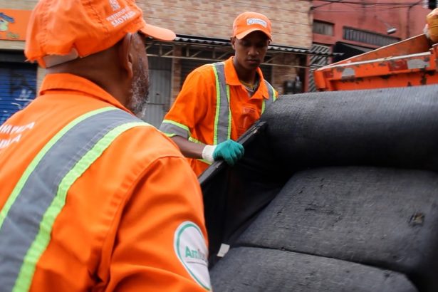São Paulo dobra a coleta de entulho em 5 anos, diz prefeitura. Imagem: SMSUB