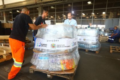 Entidade atingida por incêndios recebe doações. Imagem: Claudio Vieira/PMSJC