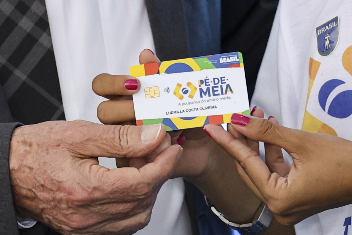 Pé-de-Meia paga R$ 200 aos nascidos em maio e junho, confira. Imagem: Antonio Cruz/Ag. Brasil