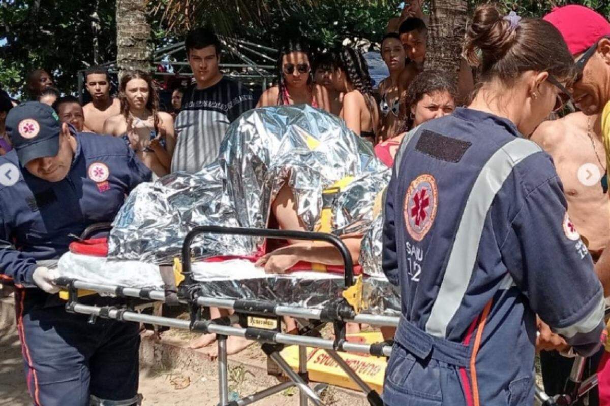 Ubatuba: turista de São José fratura medula ao cair de disco boat. Imagem: Reprodução