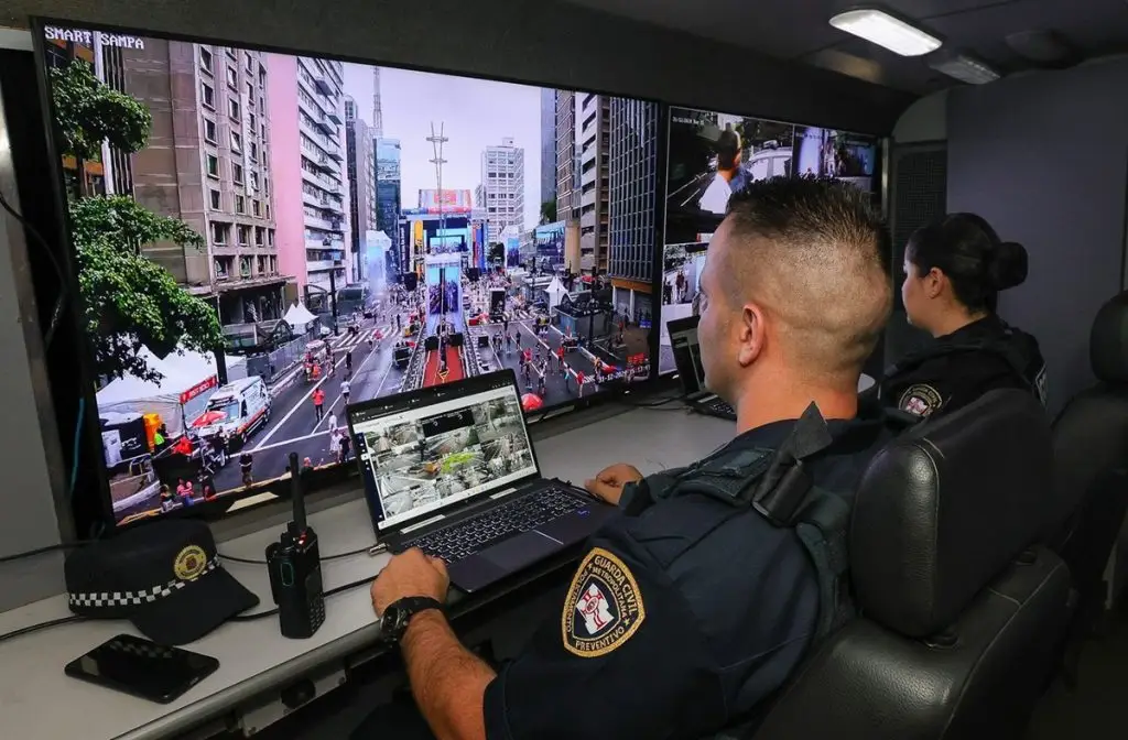 Homem tenta invadir escola em São Paulo e se dá mal. Imagem: Prefeitura de São Paulo.