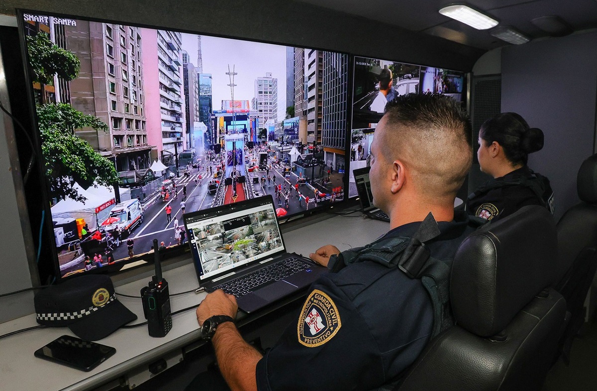 Câmeras serão instaladas em motos da Guarda e PM de SP, diz prefeito. Imagem: Prefeitura de São Paulo. 