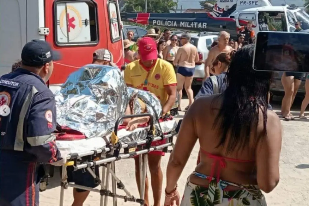 Ubatuba: turista de São José fratura medula ao cair de disco boat. Imagem: Reprodução