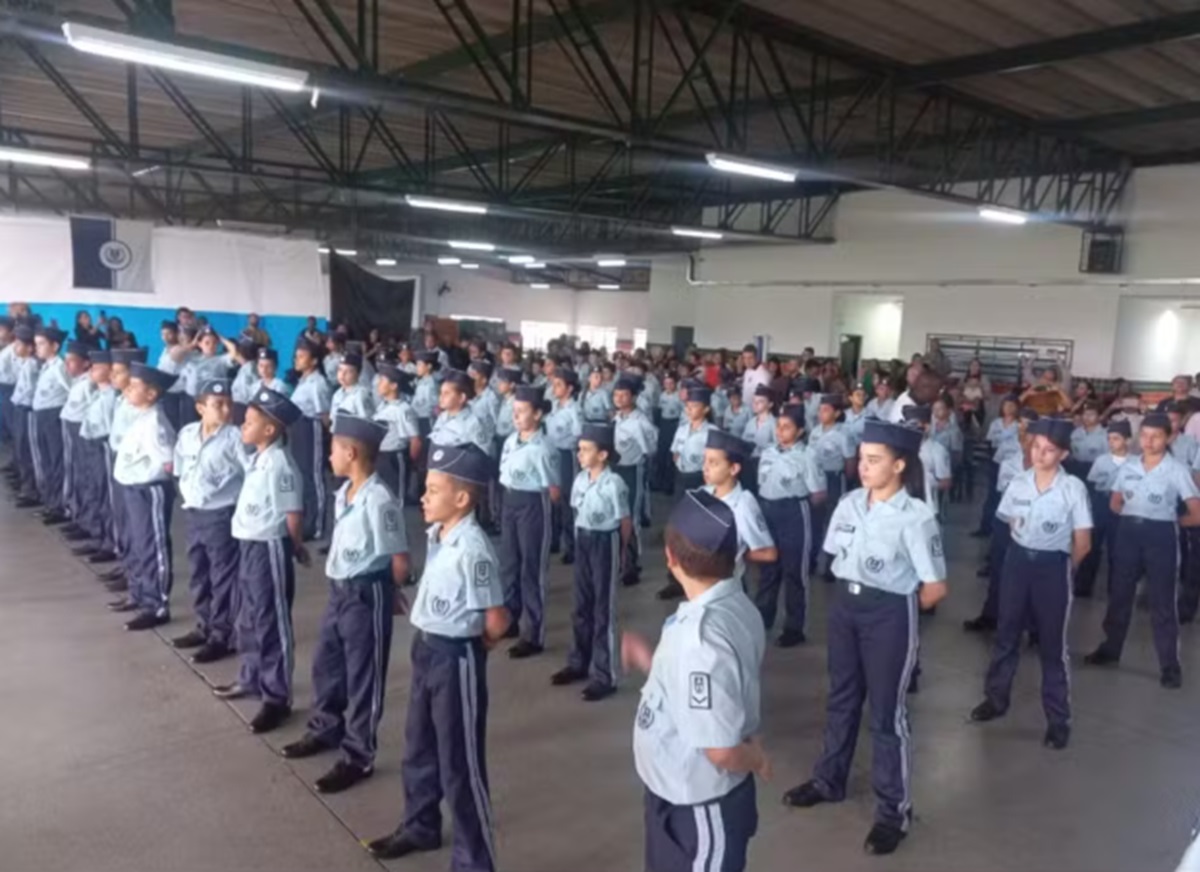 Modelo cívico-militar chega a 7 escolas do Vale do Paraíba no 2º semestre. Imagem: Divulgação Prefeitura de Taubaté