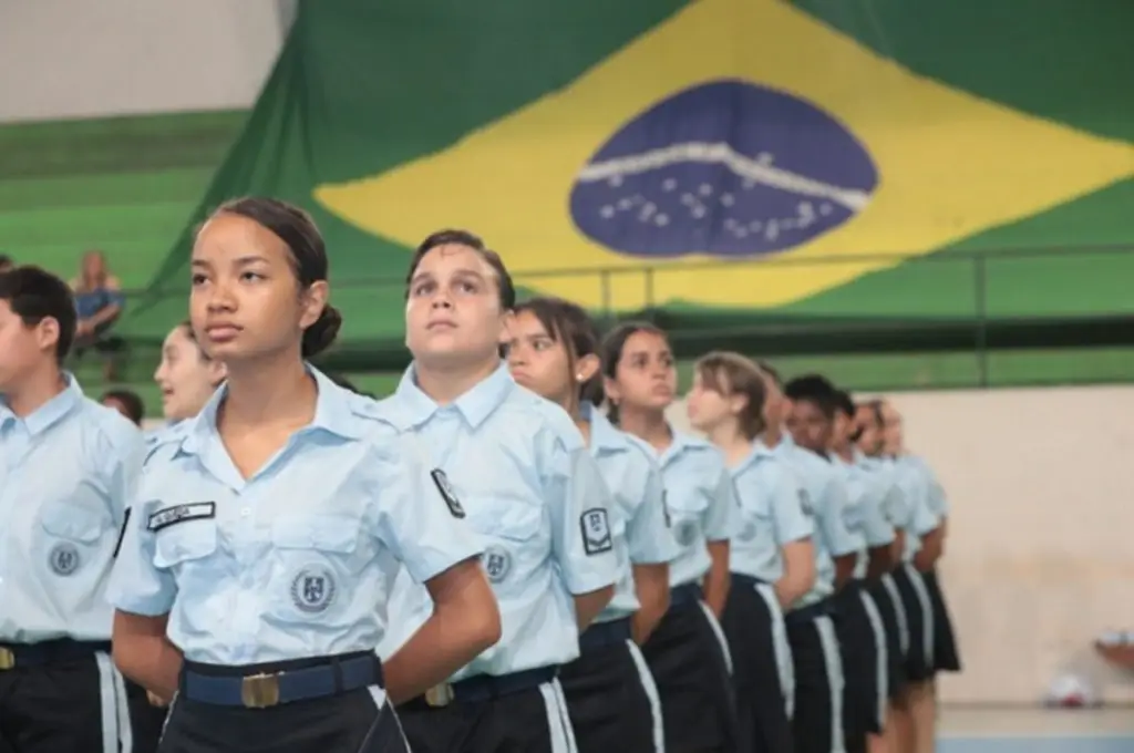 Modelo cívico-militar chega a 7 escolas do Vale do Paraíba no 2º semestre. Imagem: Claudio Postay/PMC