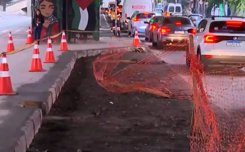 Minhocão ganha primeiro bolsão de estacionamento. Imagem: reprodução TV Globo