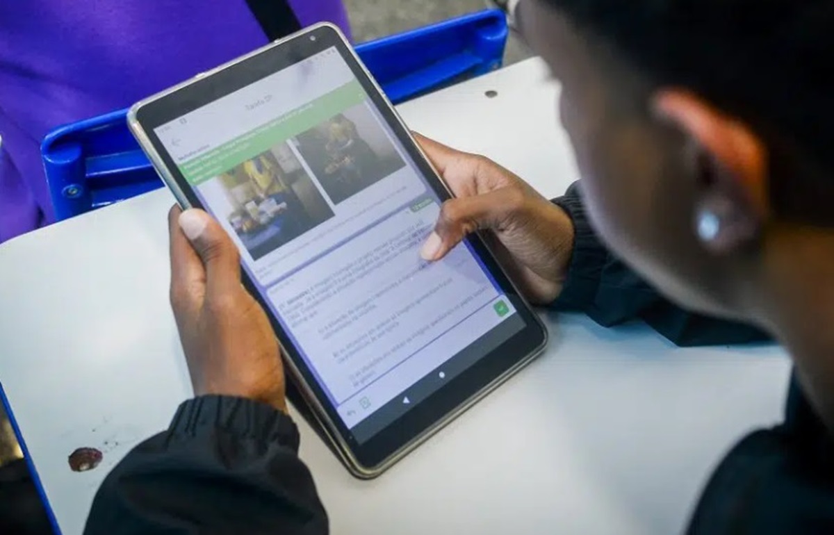 Inteligência Artificial vira ferramenta para correção de exercícios em SP. Imagem: Marco Ankosqui/Governo de SP