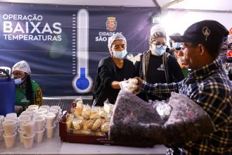Com baixas temperaturas, SP intensifica ajuda a pessoas em vulnerabilidade. Imagem: Prefeitura de São Paulo