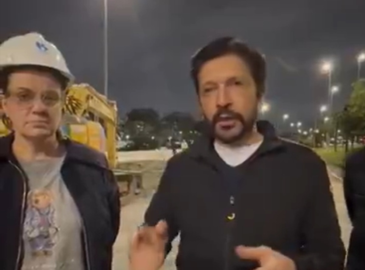 Marginal Tietê tem cratera reaberta e trânsito fica caótico nesta segunda. Imagem: Reprodução