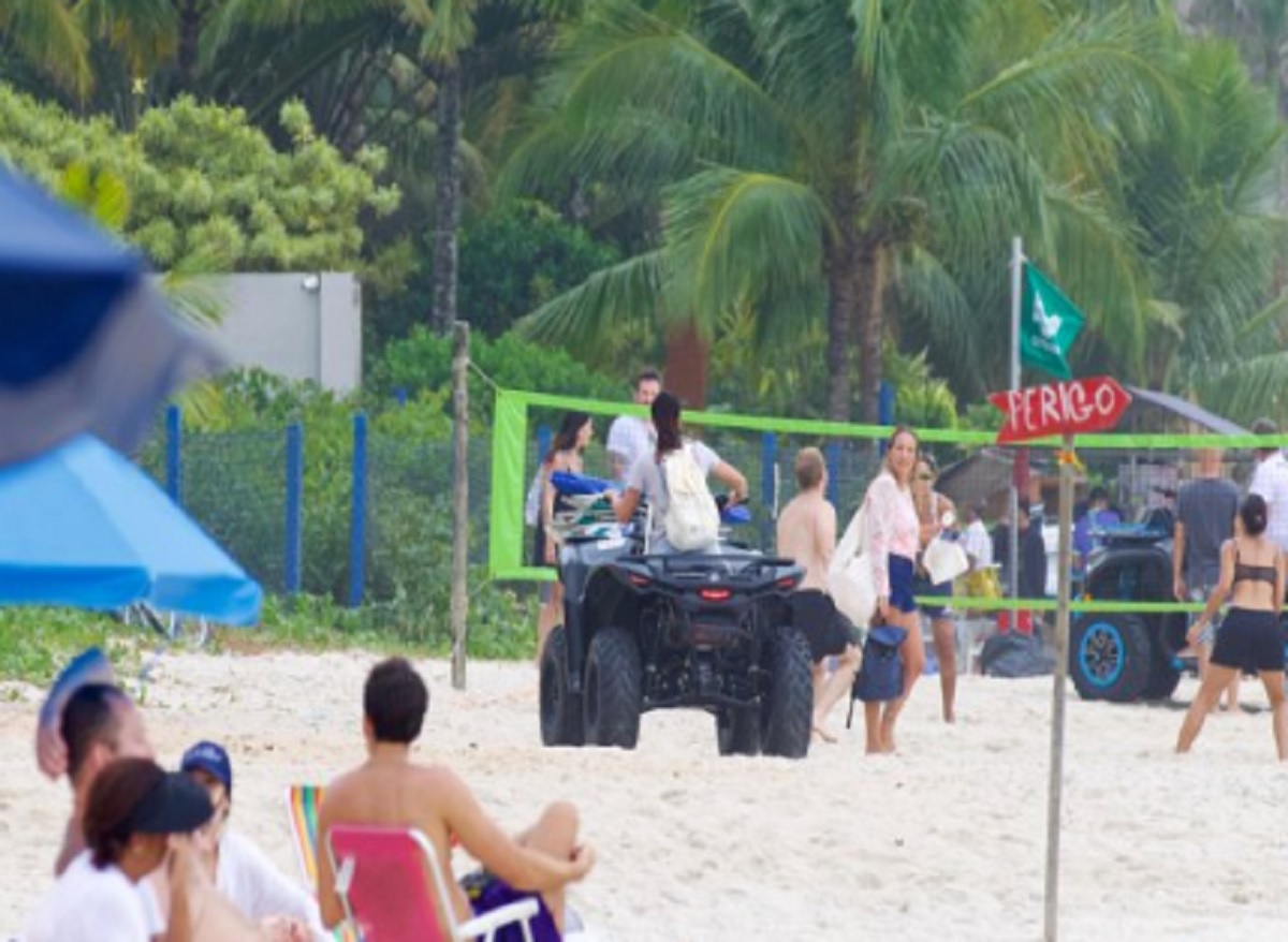 Quadriciclos são alvo de operação em praia de São Sebastião. Imagem: PMSS