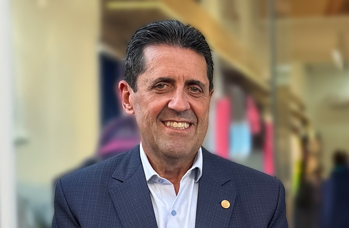 Delegado Olim recupera Rolex roubado após dois meses. Imagem: Facebook Delegado Olim