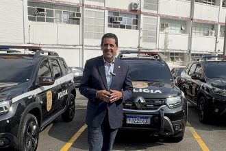 Delegado Olim recupera Rolex roubado após dois meses. Imagem: Facebook Delegado Olim