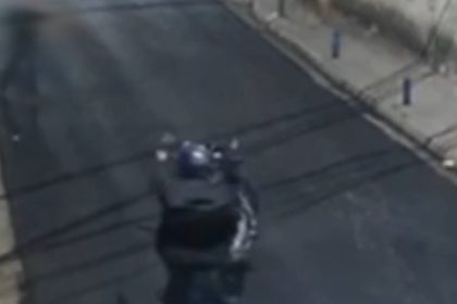 Osasco: vítima leva tiro de ladrão após não conseguir tirar aliança. Imagem: Câmera de segurança