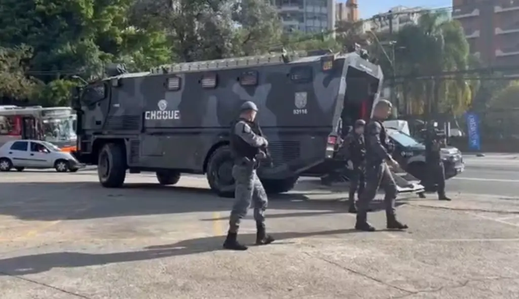 Paraisópolis: PM intensifica ação para prender 2 suspeitos de balear cabo. Imagem: Reprodução