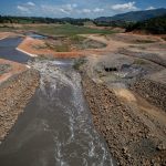 Reservatórios operam com 38,4% na Grande SP e Sabesp reduz pressão de água. Imagem: Wikimedia Commons