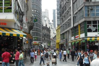 Renda extra é necessidade para 53% dos paulistanos, diz pesquisa. Imagem: Wikimedia Commons