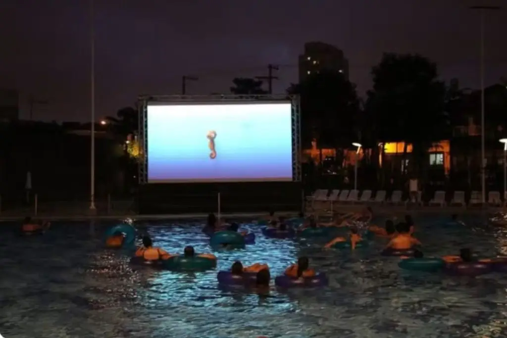 Cinema na piscina: Sesc Vila Mariana anuncia programação diferente. Imagem: Divulgação Sesc