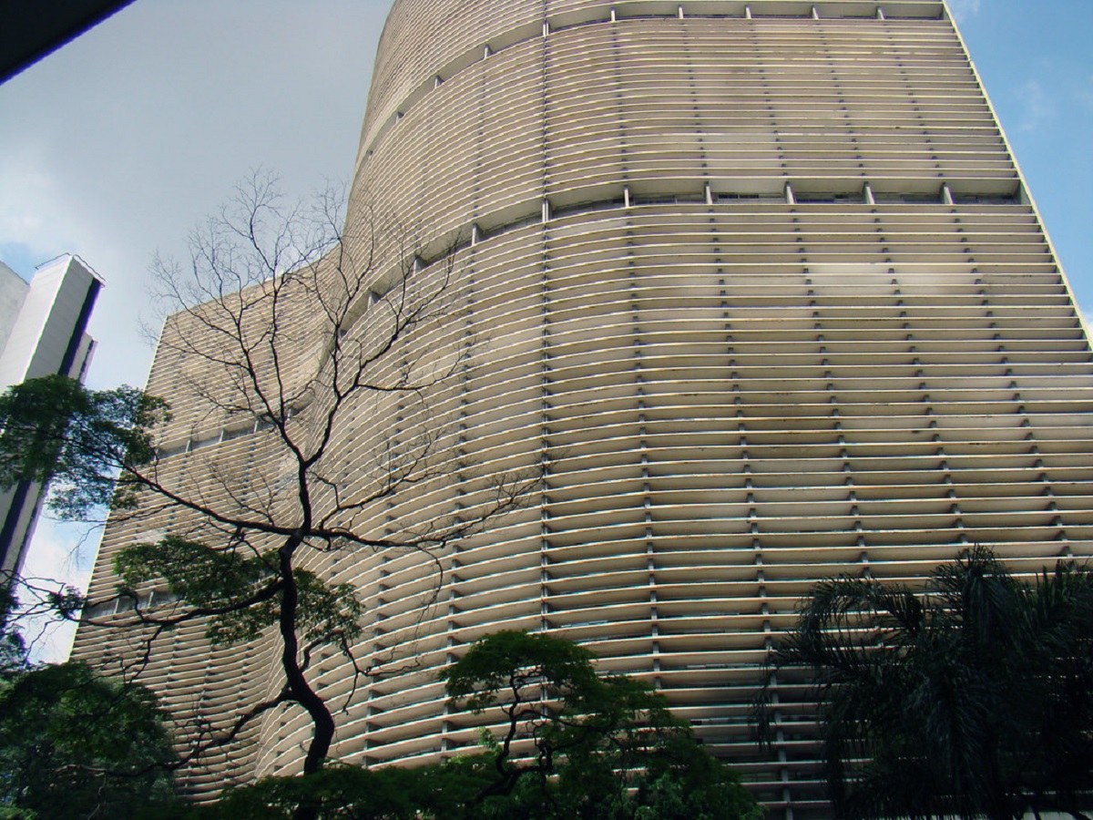 Copan contará com outdoor para bancar reforma milionária. Imagem: Wikimedia Commons