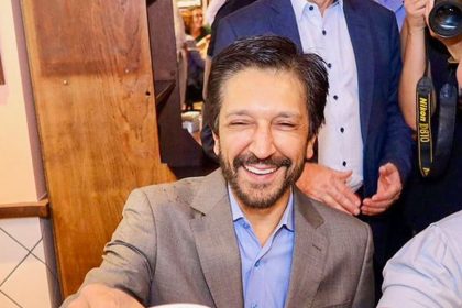 Ricardo Nunes x app de transporte de motos: Justiça anula decreto de proibição. Imagem: Redes sociais